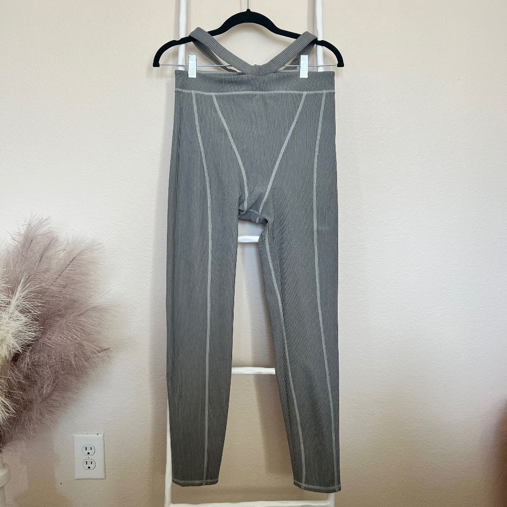For Love & Lemons Gray High Waist Seamless Leggings – Size L (NWT without tags)